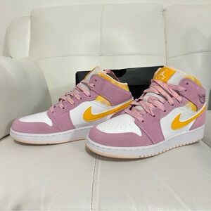 Air Jordan 1 mid